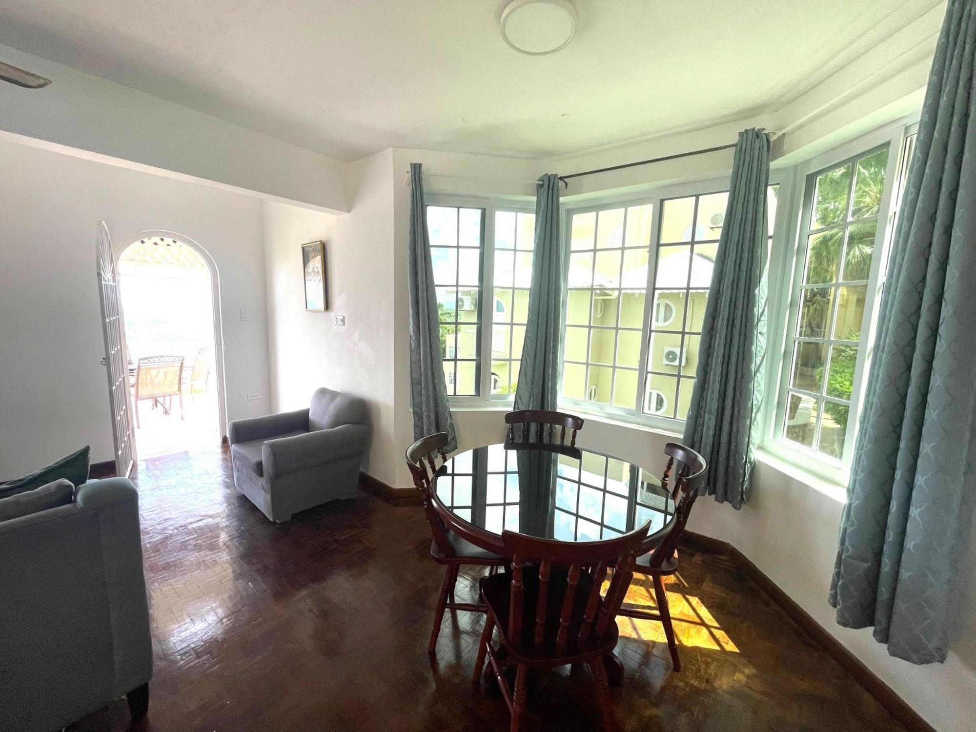 Oceanbreeze Jamaica Penthouse, 7-Minute Walk To Beach Ότσο Ρίος Εξωτερικό φωτογραφία