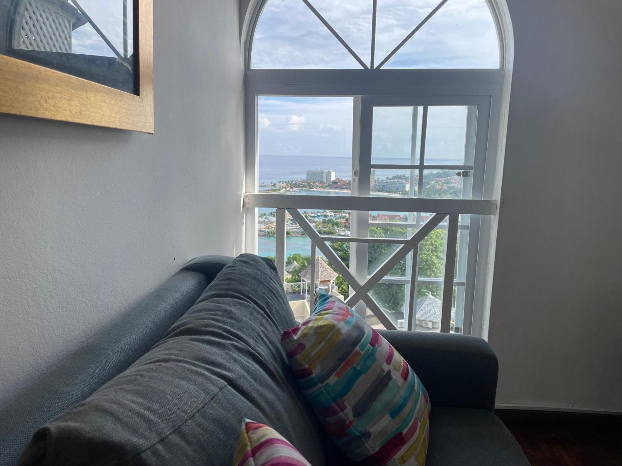 Oceanbreeze Jamaica Penthouse, 7-Minute Walk To Beach Ότσο Ρίος Εξωτερικό φωτογραφία