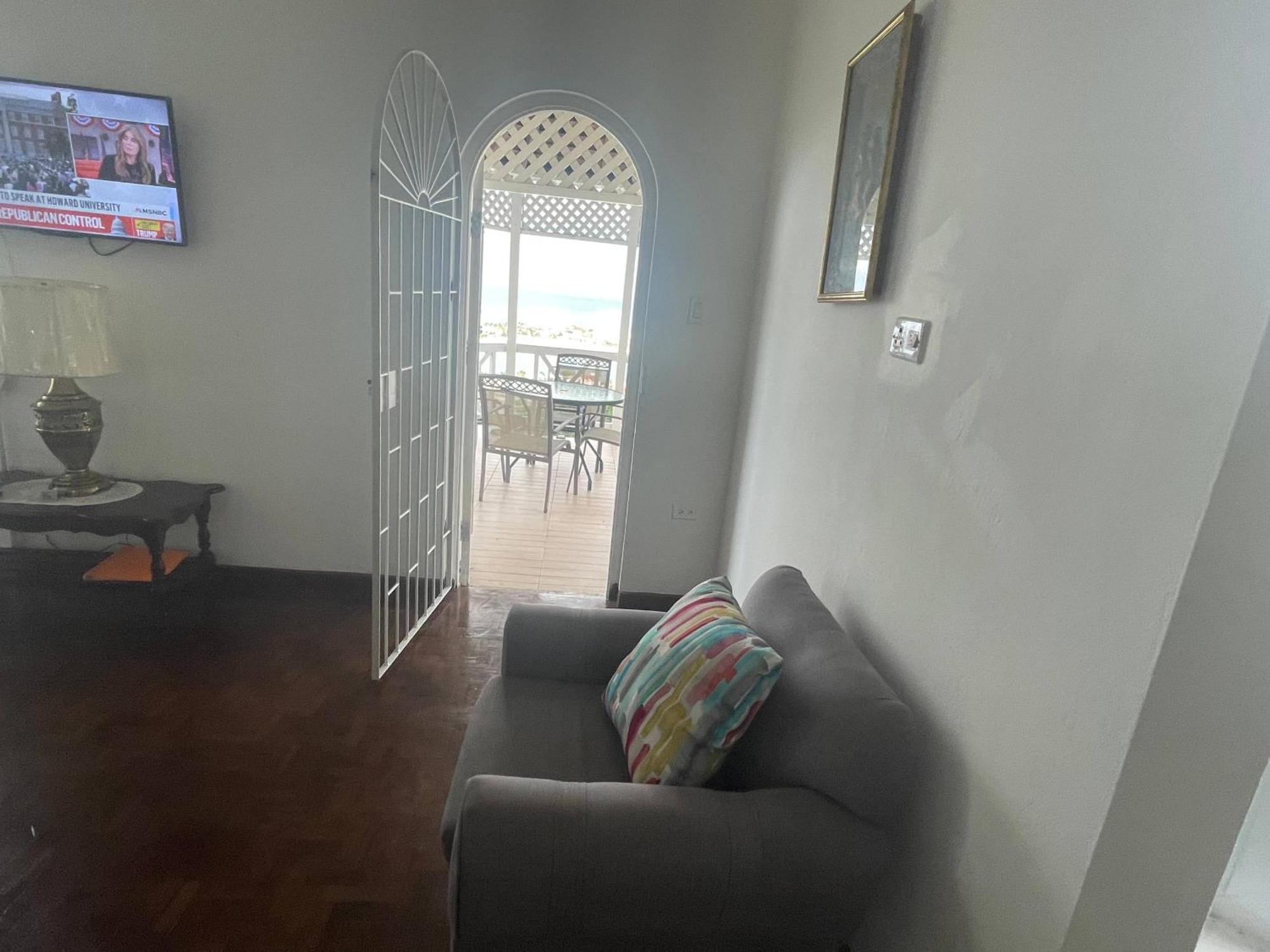 Oceanbreeze Jamaica Penthouse, 7-Minute Walk To Beach Ότσο Ρίος Εξωτερικό φωτογραφία